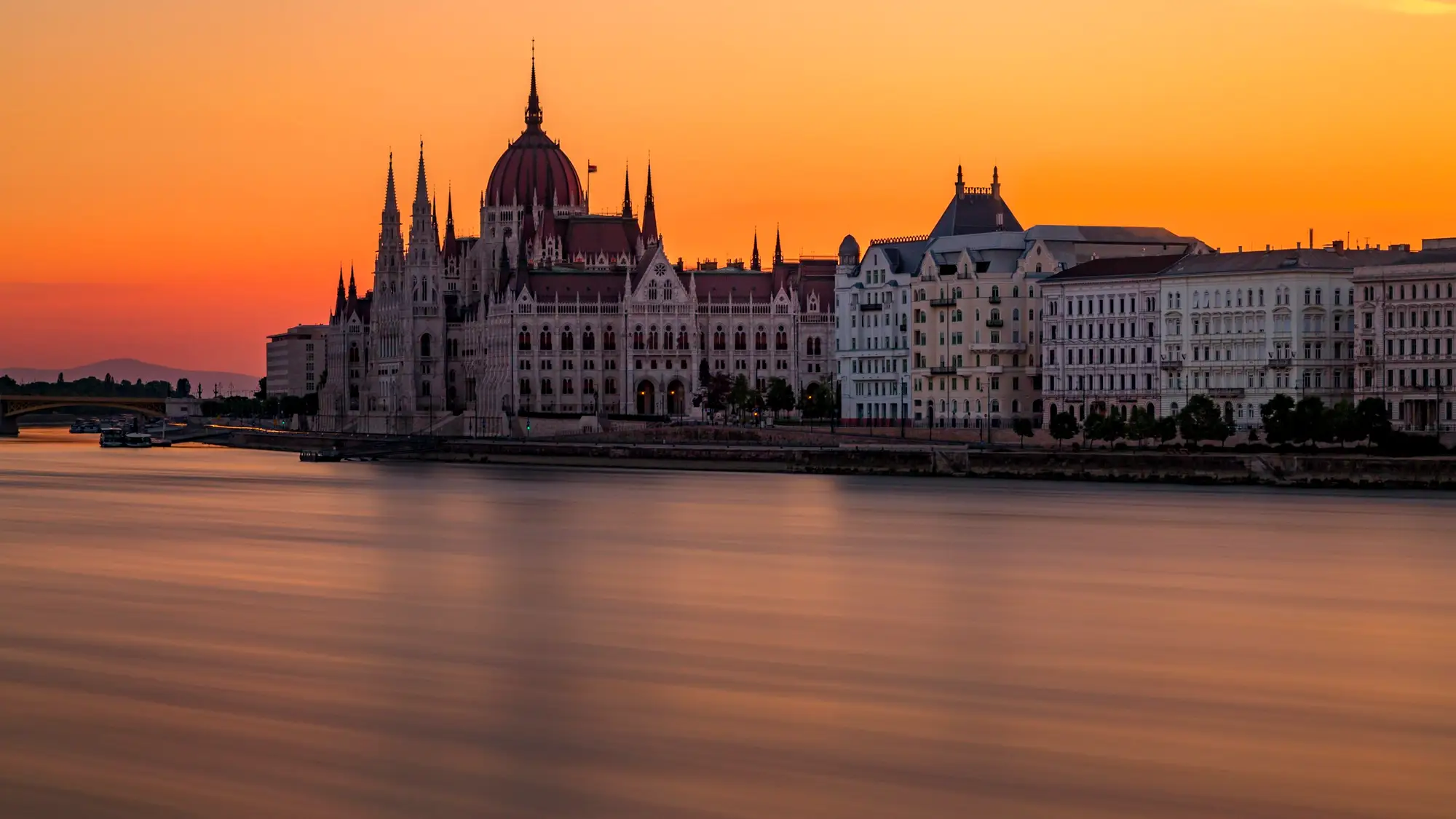 Budapest, Bains thermaux, goulash, bars en ruines